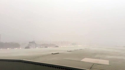 Urgent Weather Alert: Lightning and Thunderstorm Hit UAE – Authorities Warn Motorists ⚠️