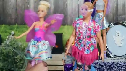 Barbie Costume Contest! - Ask Barbie about Halloween!
