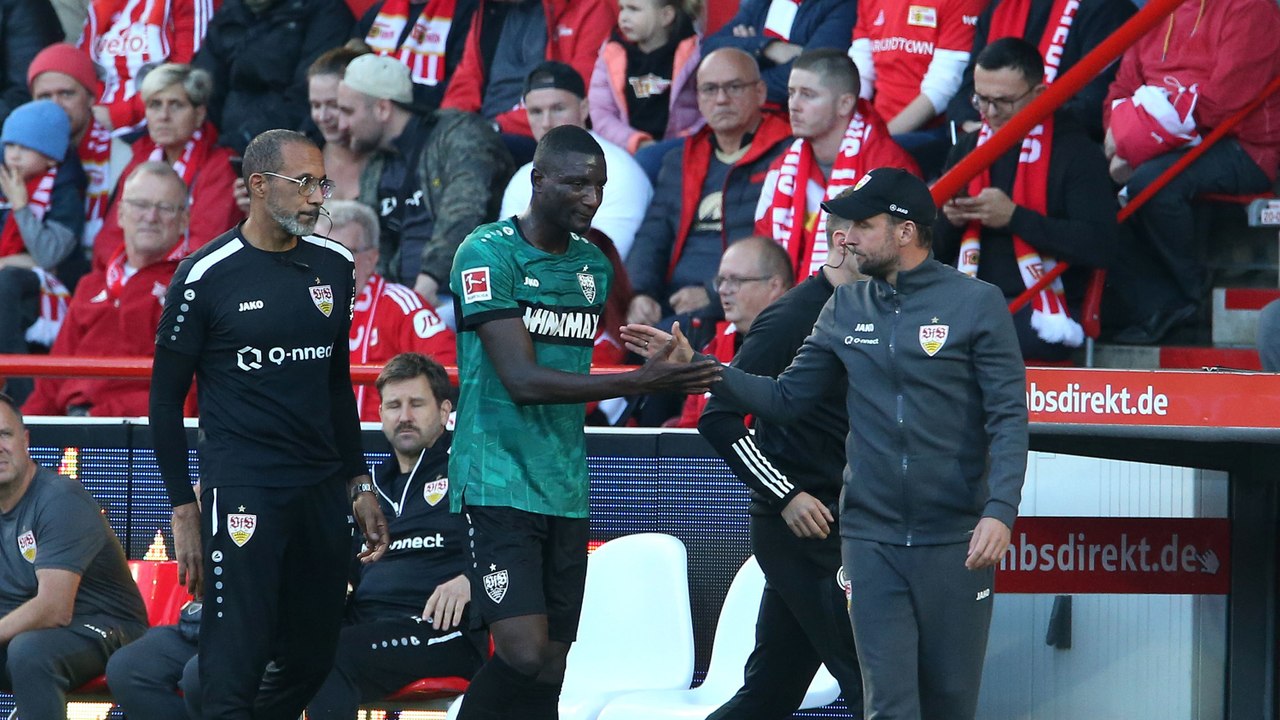 Hoeneß erlaubt sich Scherz mit Guirassy: 'Du hast auch nicht aufgepasst'