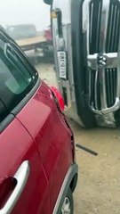 La superbrouillarde provoque un carambolage de 168 voitures sur le pont de Manchac