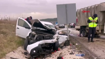 İznik'te otomobil ile kamyonet çarpıştı: 4 yaralı