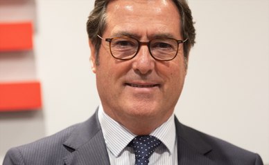 El presidente de la CEOE, Antonio Garamendi, arremete contra la reducción de la jornada laboral acordada entre Sumar y el PSOE y la tilda de "populismo"
