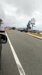 Un véhicule mène la police lors d'une poursuite à basse vitesse à Perth