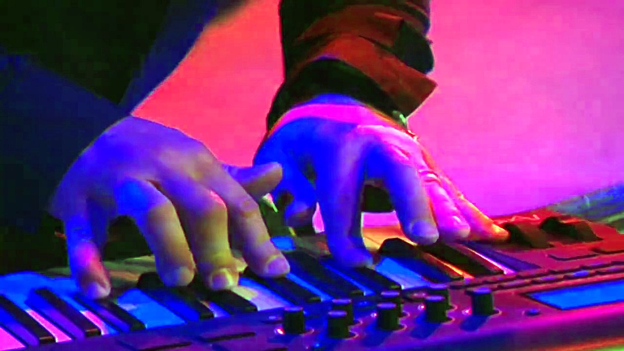 GARBAGE — Hammering In My Head | Garbage: One Mile High...Live ● (2013)