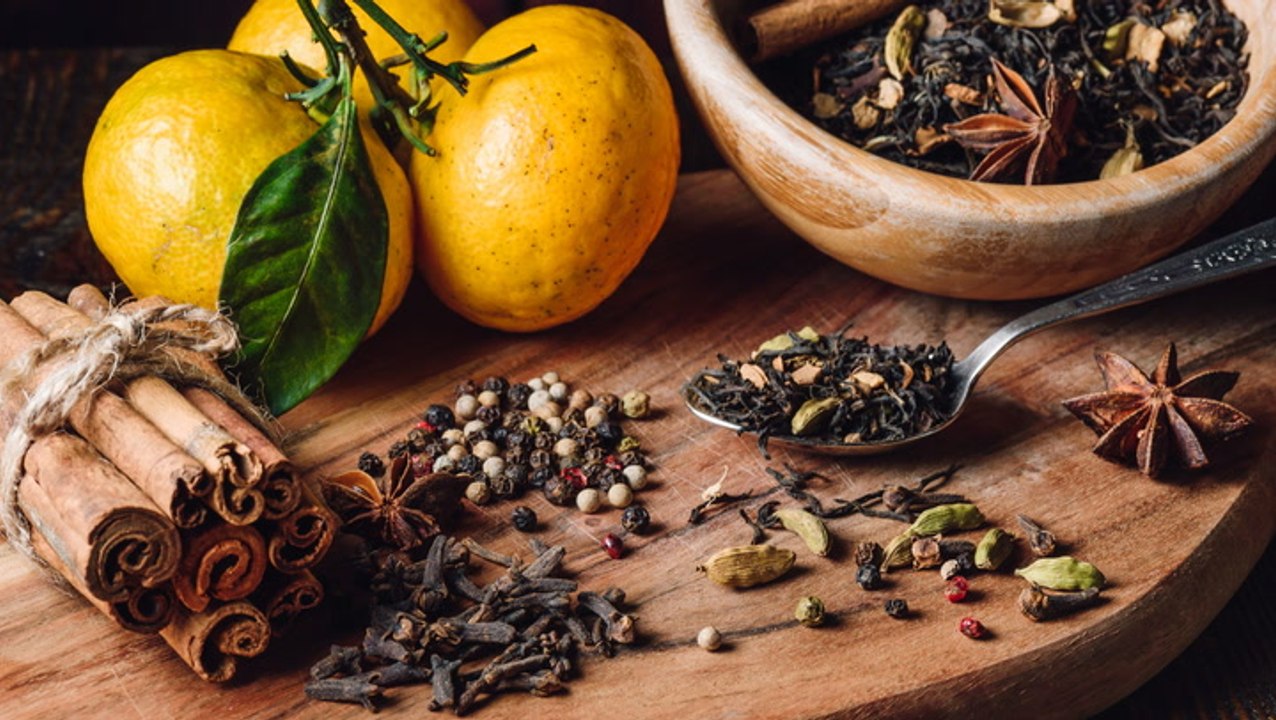 Making Your Own Tea Blends Is Easy—Tea Experts Share How to Start