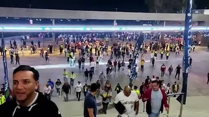 Entrada de fanáticos al primer Magallanes vs Caracas