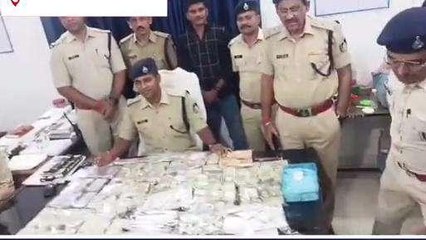पन्ना: वाहन चेकिंग के दौरान 23 लाख नगदी 16 किलो चांदी जब्त, एक क्लिक पर जानें सबकुछ