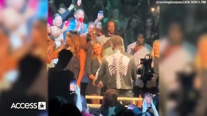 See Usher SERENADE Jessica Alba & Doja Cat At His Las Vegas Residency