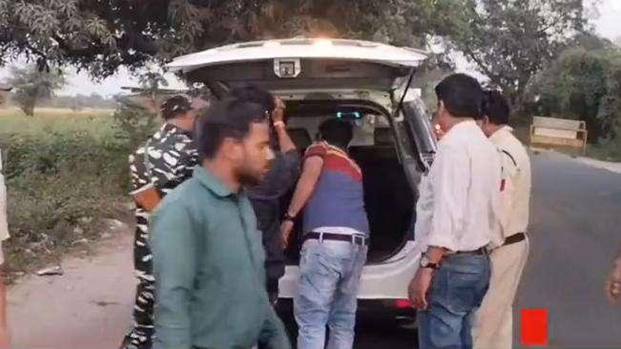 अलीराजपुर: अंतर्राज्यीय सीमा पर बढ़ी सुरक्षा व्यवस्था, पुलिस कर रही चेकिंग