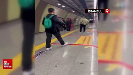 Gaziosmanpaşa'da metroya asılan Türk bayraklarını yırtan şüpheli tutuklandı