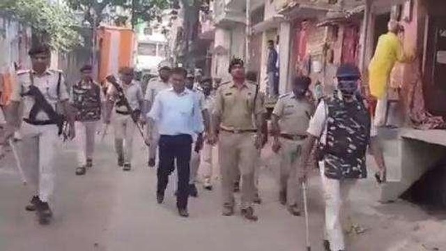 BREAKING: दुर्गा विसर्जन में पथराव, कई अरेस्ट.. पुलिस फोर्स तैनात, 2 दिनों तक इंटरनेट बंद