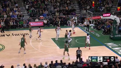 Descargar video: Giannis and Lillard share the spotlight in Bucks opener