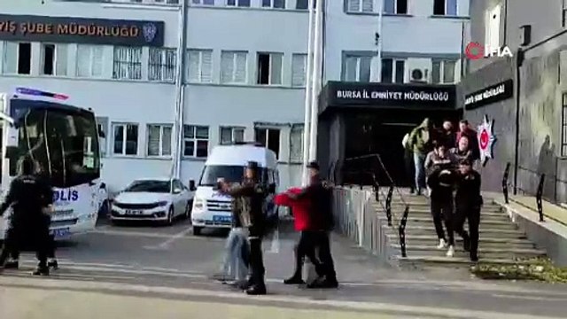 Bursa merkezli operasyonda fuhuş çetesi çökertildi : 2’si kadın 13 kişi gözaltına alındı