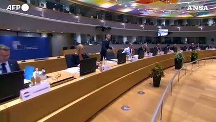 Zelensky sprona l'Ue ma e' stallo sulle armi