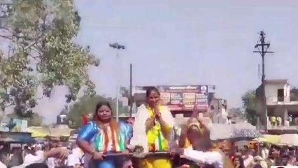 खंडवा: कांग्रेस प्रत्याशी ने भरा नामांकन फॉर्म,कार्यक्रताओं में दिखा जोश