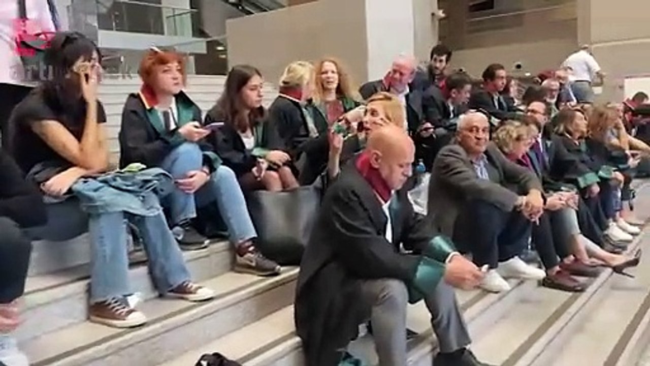 Avukatlar, Can Atalay için adliyede oturma eylemi yapıyor