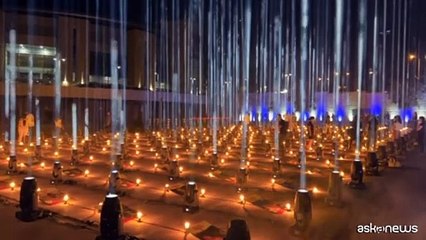 224 colonne di luce: l'installazione a Gerusalemme per gli ostaggi