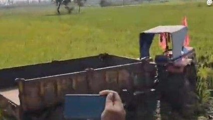 ఖమ్మం: కేసిఆర్ మీటింగ్‌కు వెళ్తున్న ట్రాక్టర్ బోల్తా..!