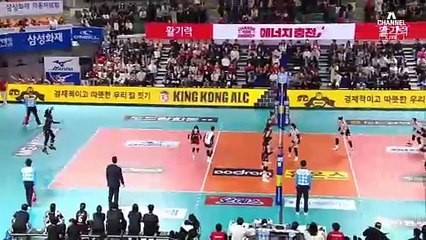 김연경 꺾은 히잡 공격수 ‘메가’…정관장, 흥국생명에 역전승