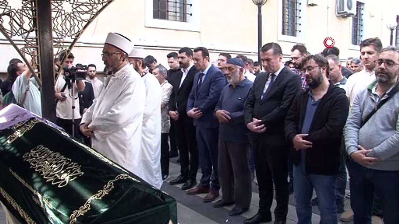 Aydın'da KYK yurdunda asansör cinayetinde hayatını kaybeden Zeren Ertaş son yolculuğuna uğurlandı