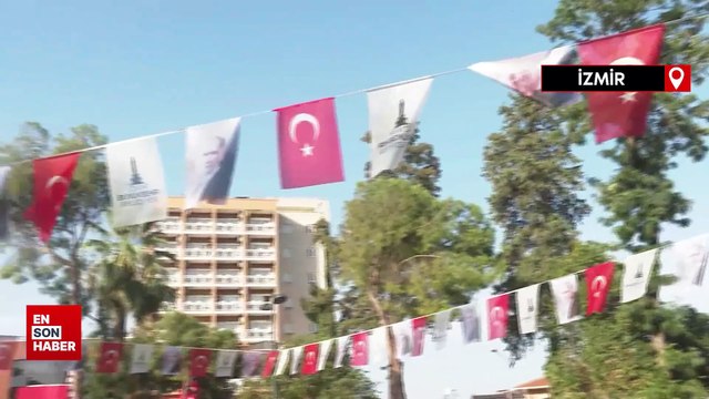 CHP'den İzmir'e bir heykel daha: Tunç Soyer açılışı yaptı