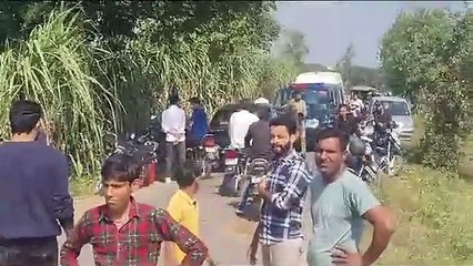 Скачать видео: Video: ट्रैक्टर ने बाइक सवारों को मारी टक्कर, एक की मौत दूसरा गंभीर रूप से घायल