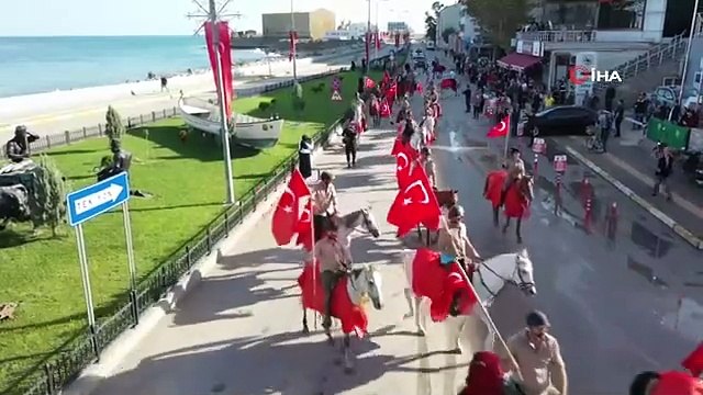 Ils traverseront la route historique de l'Indépendance avec les chevaux qu'ils montent à l'occasion du 100e anniversaire de la République.