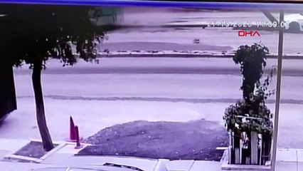 Elazığ'da Midibüs Kazası Güvenlik Kamerasında