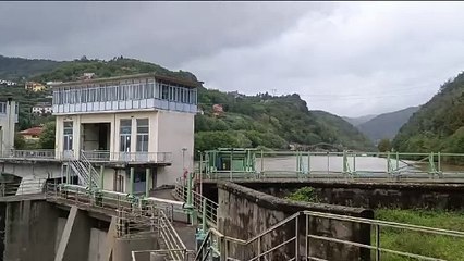 La piena del fiume Serchio a Borgo a Mozzano (Video Borghesi)