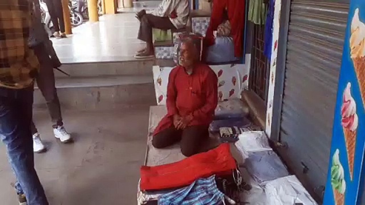 parking न्यू मार्केट में पार्किंग शुल्क अवैध वसूली, शिकायत पर कार्रवाई