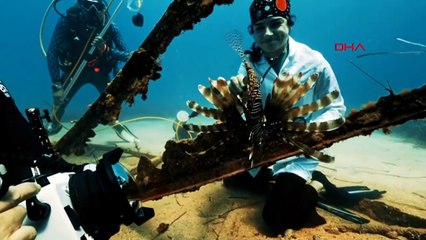 Profesyonel dalgıç, Cumhuriyet'in 100. yılına özel su altı fotoğrafları çekti