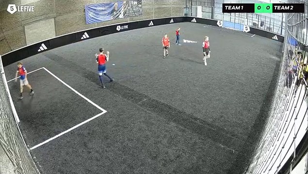 Pierre 26/10 à 10:45 - Football Terrain 5 (LeFive Rouen)