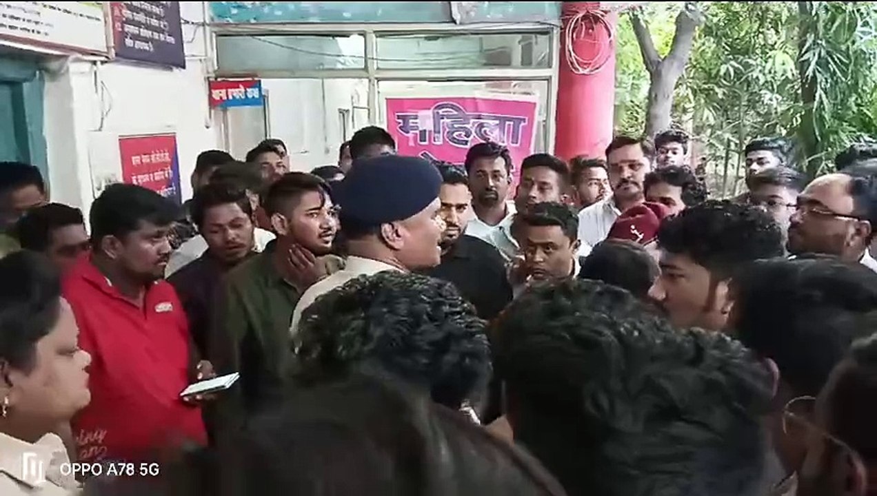 surrounded Kotwali police station demanding DJ
