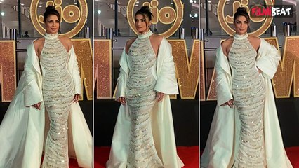 Desi Girl Priyanka Chopra अपने विदेशी अवतार  में Jio Mami Opening पर पहुंची! Filmibeat