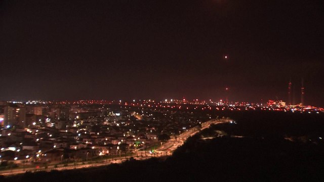 مراسل #العربية: اعتراض عدد من الصواريخ فوق #تل_أبيب #غزة