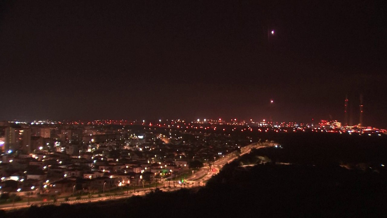 مراسل #العربية: رشقات من الصواريخ تنطلق من #غزة نحو #عسقلان و #أسدود