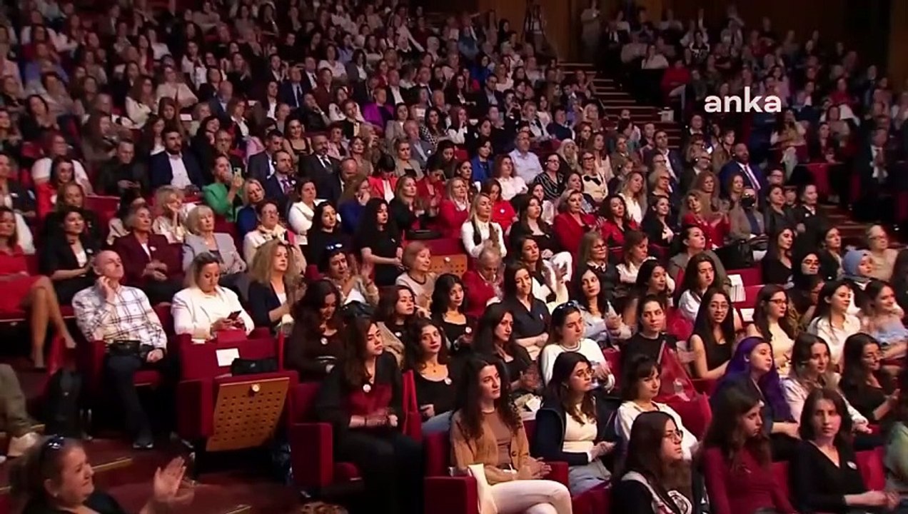 İmamoğlu'ndan Atatürk'süz Hutbe Tepkisi: "Bu Millet Onlara Hak Ettikleri Cevabı Demokrasi Yoluyla Verecek"