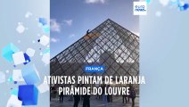 Ativistas climáticos lançam tinta laranja sobre Pirâmide do Louvre
