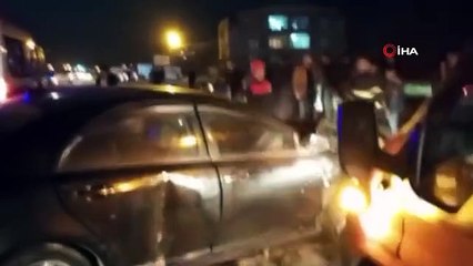 Yüksekova'da otomobil ile kamyonet çarpıştı: 4 yaralı