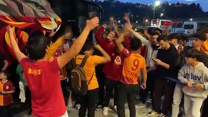 Download Video: Galatasaray, Çaykur Rizespor maçı için Rize'ye geldi