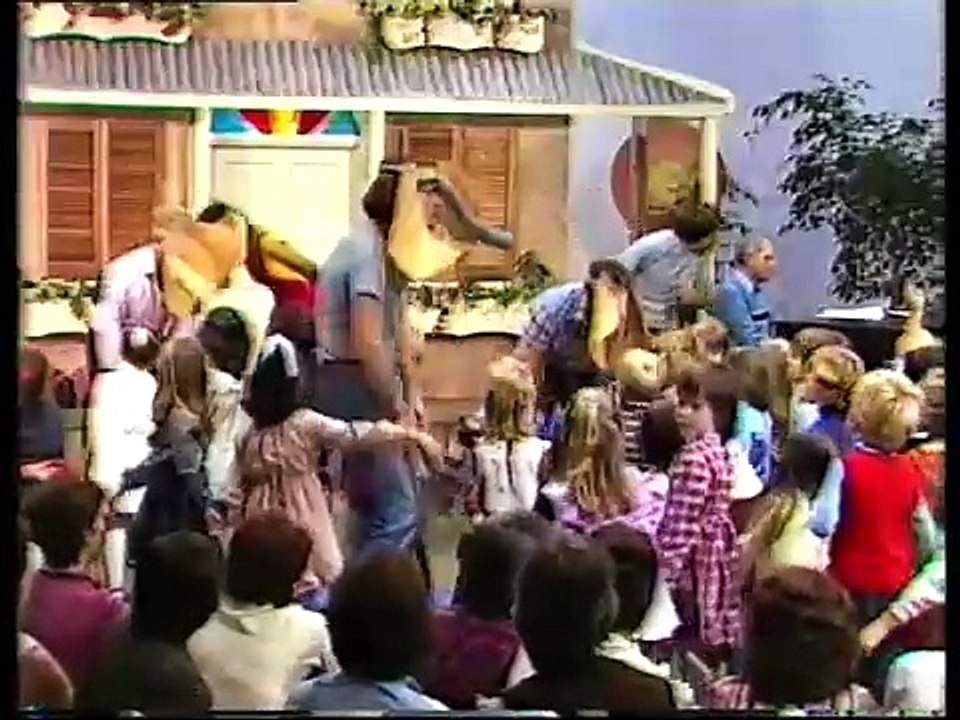 Play School - All Together Show/At the Zoo (1985)