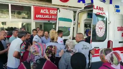 Kozan'da akaryakıt istasyonu çıkışında otomobil alev aldı: 3 yaralı, 1 koyun öldü