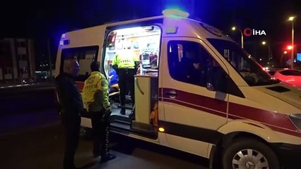 Le conducteur qui a heurté une voiture qui attendait au feu rouge à Malatya s'est enfui