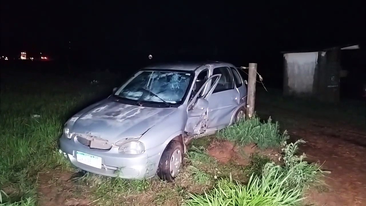 Duas pessoas ficam feridas após colisão na PR-323 entre Lovat e Cruzeiro do Oeste