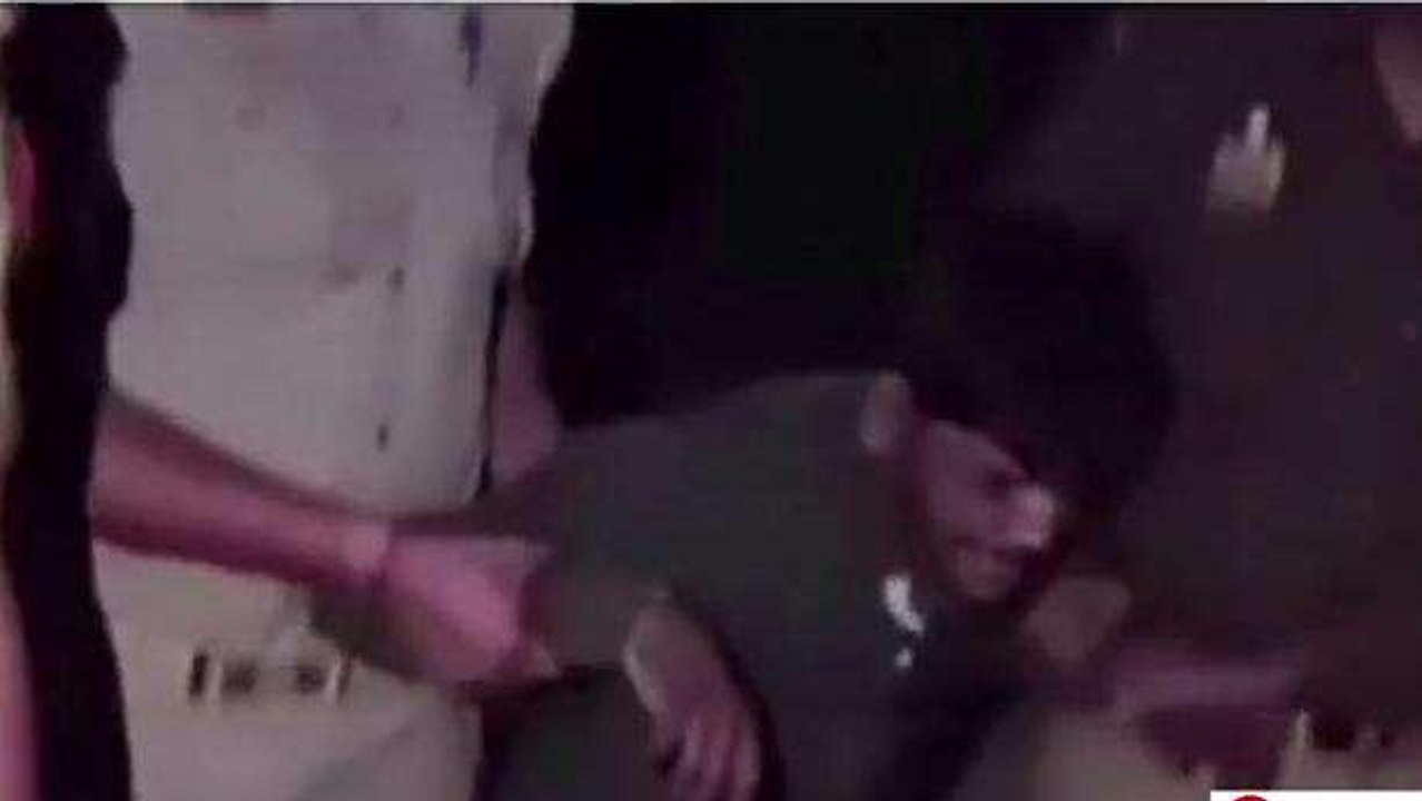 मथुरा: पुलिस और बदमाश के बीच हुई मुठभेड़, पैर म...