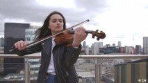 Esther Abrami: violinista y estrella en redes sociales
