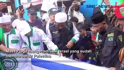 Demo Bela Palestina di Depan Konsulat Amerika di Medan, Massa Bakar Bendera Israel