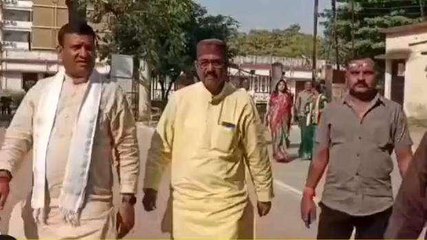 नरसिंहपुर: निर्वाचन अधिकारियों पर दोहरा मापदंड अपनाने का आरोप, एक क्लिक पर जानें सबकुछ