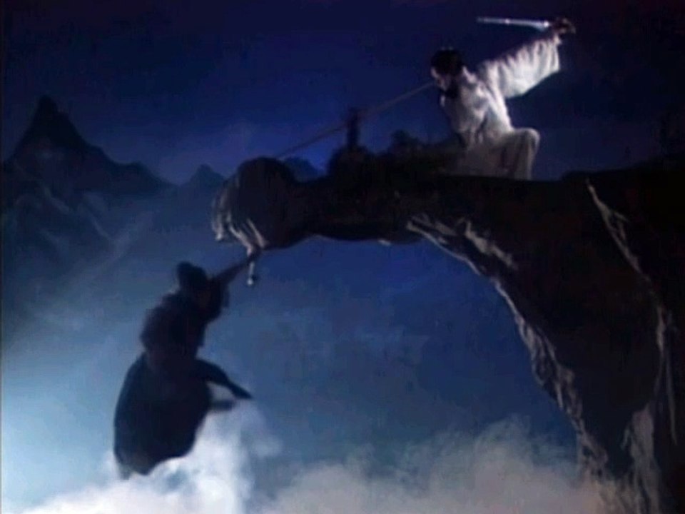 The Return of the Condor Heroes 95 in slow motion 神鵰俠侶 李若彤版 小龍女用綢帶救了絕情谷主公孫止  Xiaolongnü used a silk ribbon to save Gongsun Zhi, the lord of Jueqing Valley
