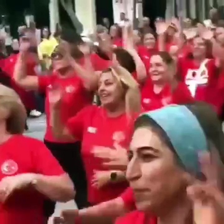 CHP Avcılar Belediyesi Arap müziği eşlinde kutlama